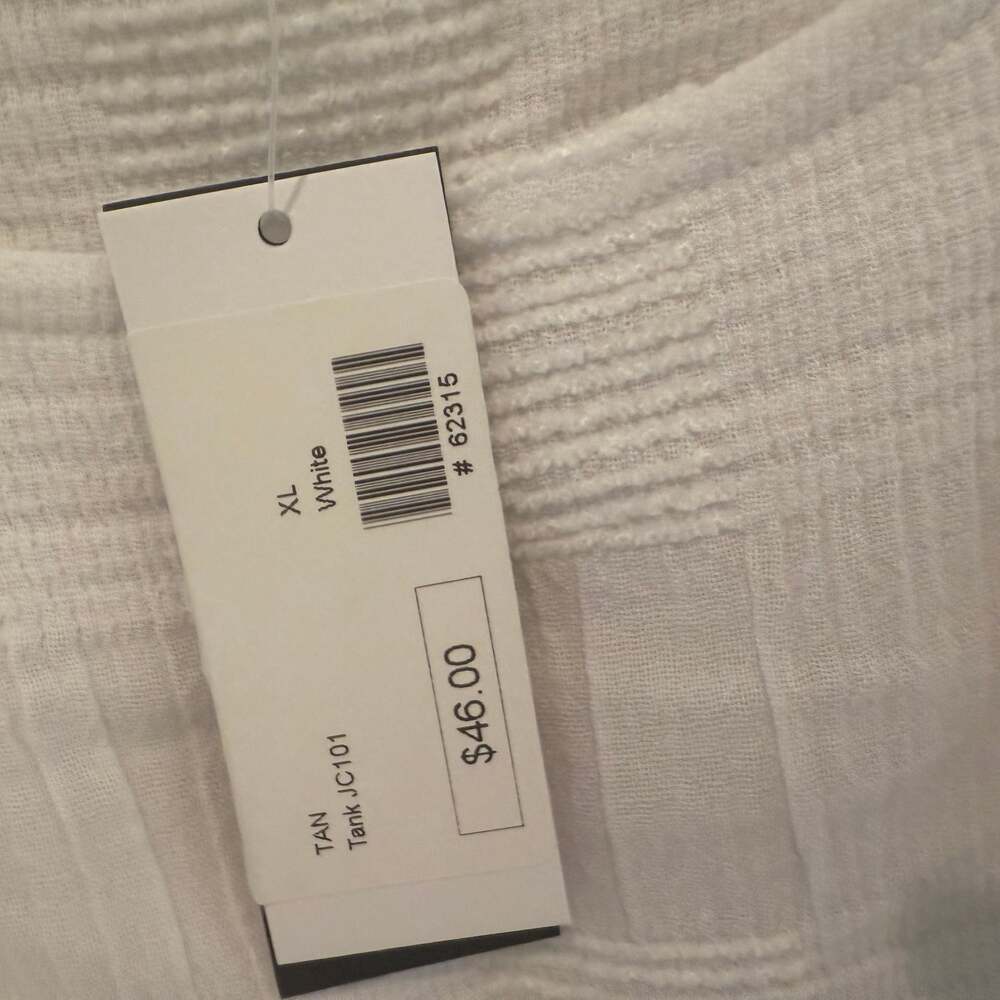 NWT Focus Sleeveless white textured shirt - Picture 3 of 6